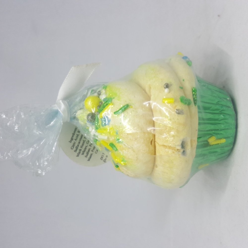 Mini cupcake bath bomb farm girl fizz